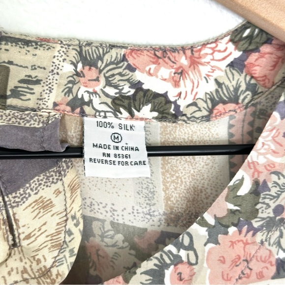 Vintage 100% Silk Top By Stunt Collections Sz M Cottagecore Abstract Patchwork - Picture 6 of 10